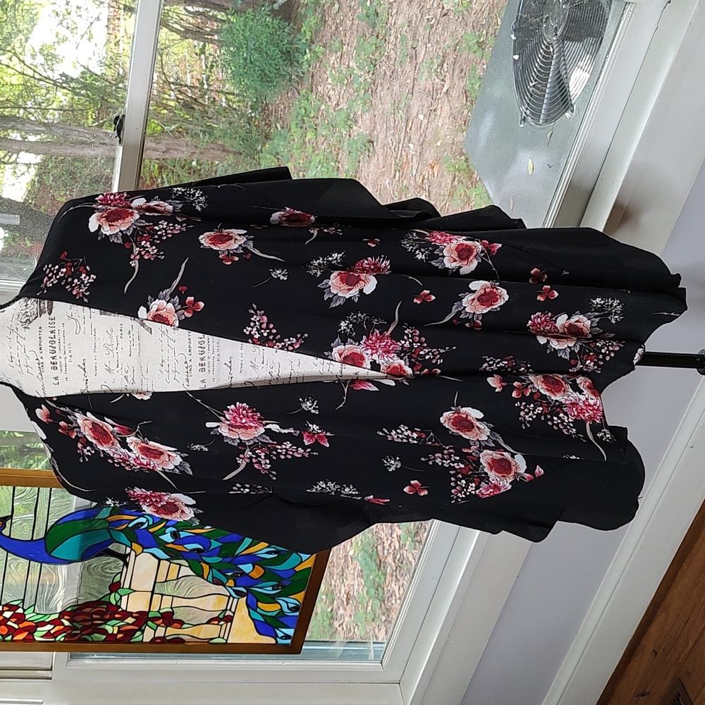 Jack and Missy Floral Kimono Black With Pink Roses